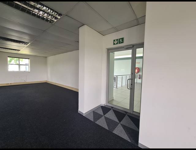 586M² OFFICE TO LET IN VORNA VALLEY